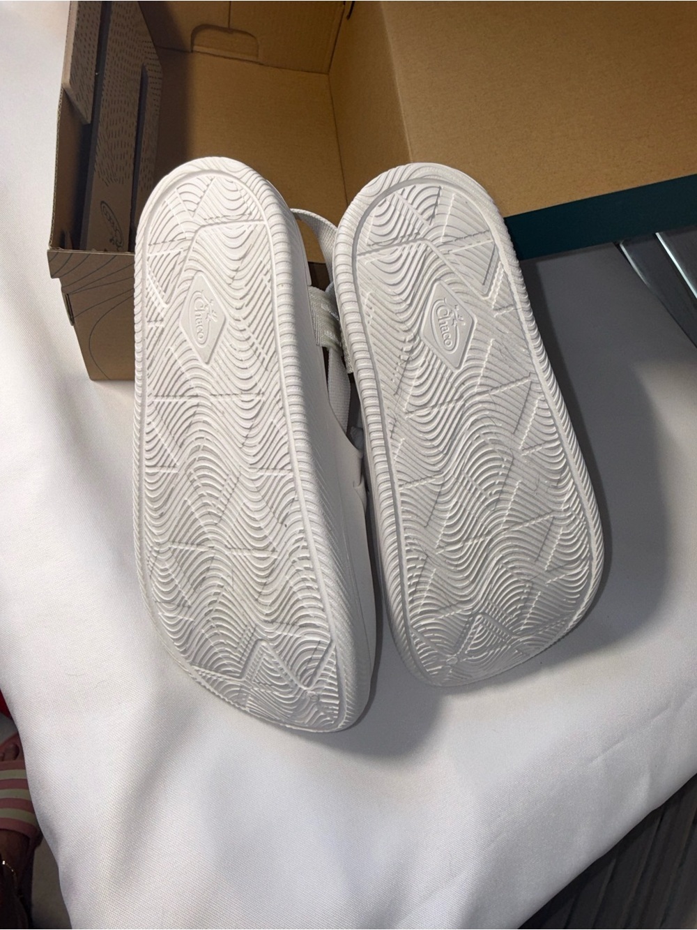 Chaco Chillos Clog White Closed Toe Slide Sandals Comfort Shoes Size 8 NIB - Picture 3 of 4